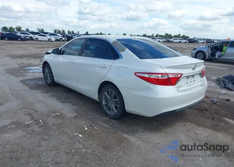 2015 Toyota Camry Se z USA, uszkodzony, nr VIN 4T1BF1FK7FU475034